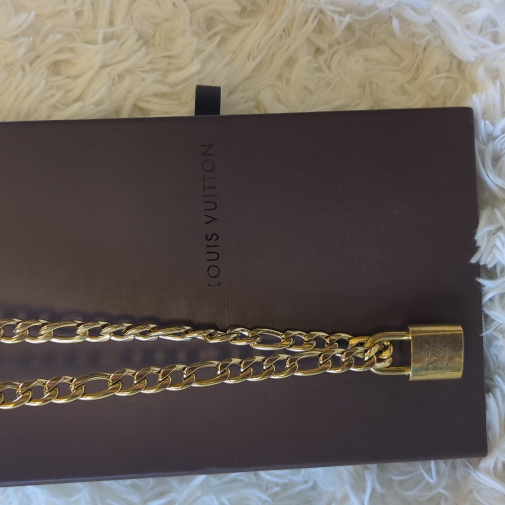 AUTHENTIC LOUIS VUITTON LOCK ONLY.          🔥Please read the description 🔥